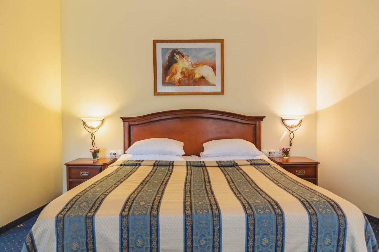 Ramada Hotel & Suites Кранска гора Екстериор снимка
