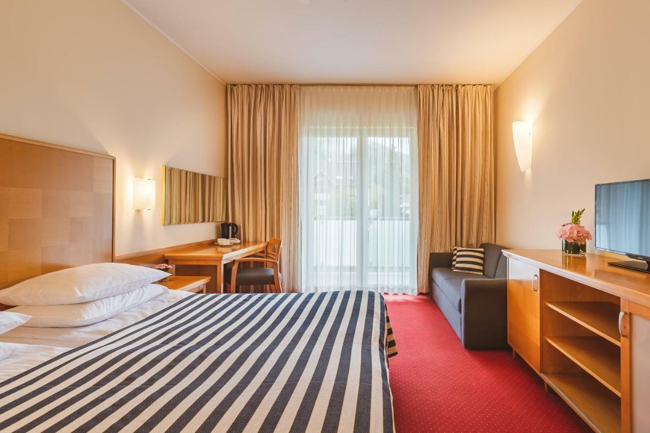 Ramada Hotel & Suites Кранска гора Екстериор снимка